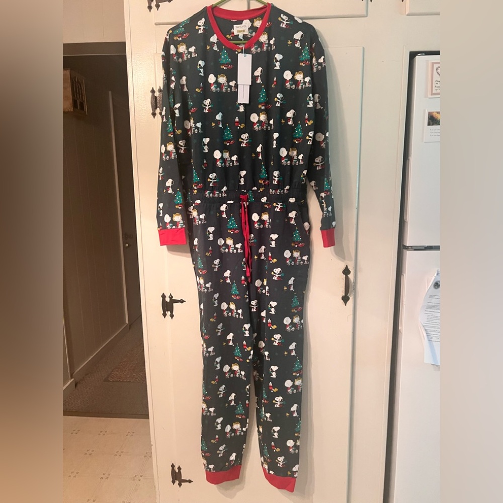 NWT BedHead Pajama Onesie  Christmas Peanuts design
